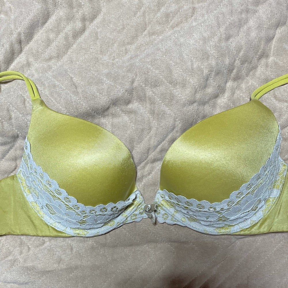 Victoria secret bra 34b